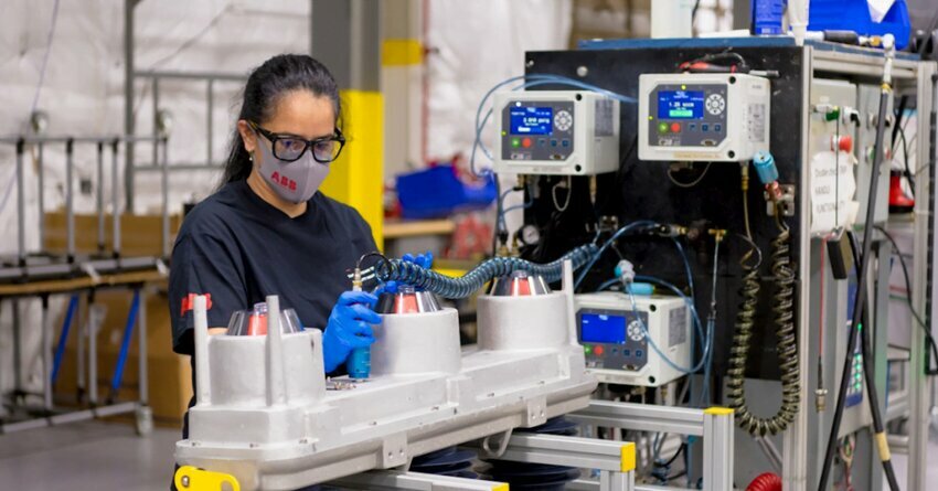 ABB woman working at a manufacturing plant (1)