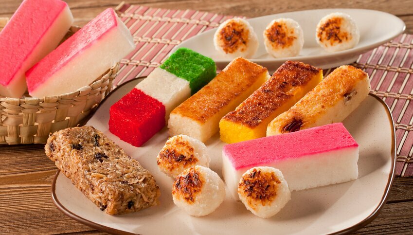 A plate filled with Mexican baked goods.