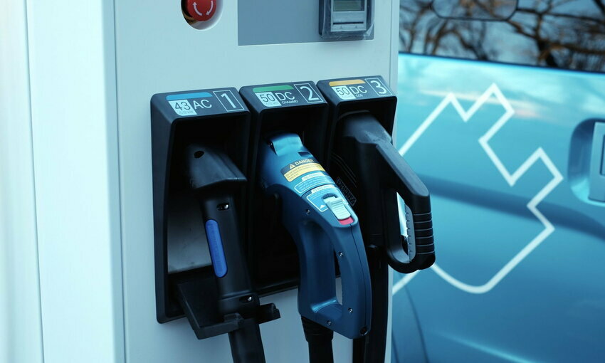 7-auto-EV-charging-network