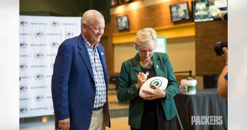 Fans can now recycle their used batteries for free at Batteries Plus stores and participate in exciting contests, thanks to a new collaboration with the Green Bay Packers. (Credit: Hailey Traina, Green Bay Packers)