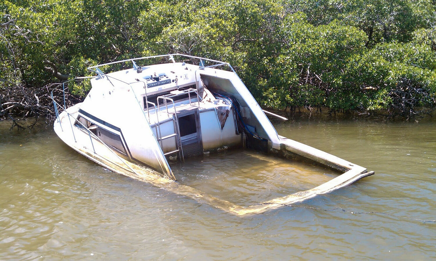 Turning the Tide Summit Tackles Boating Waste and Abandoned Vessels