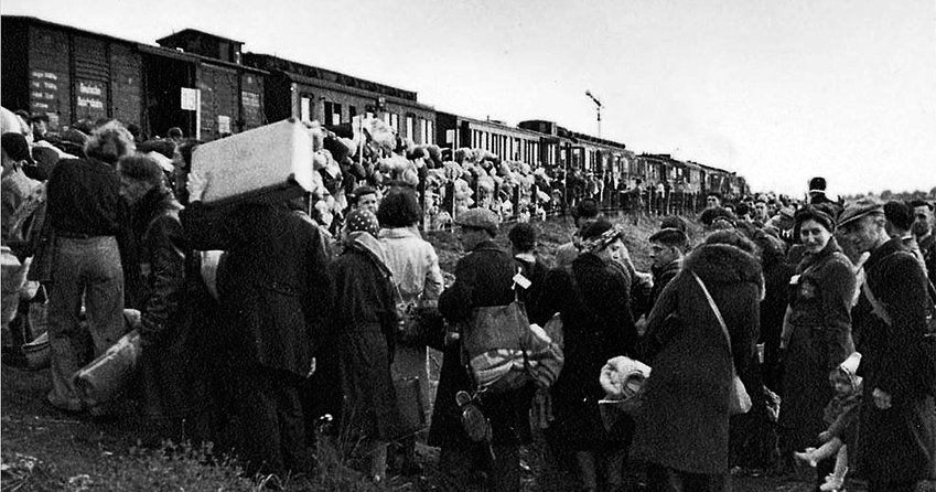Dutch Jews board train taking them to Auschwitz 1942 or 1943.