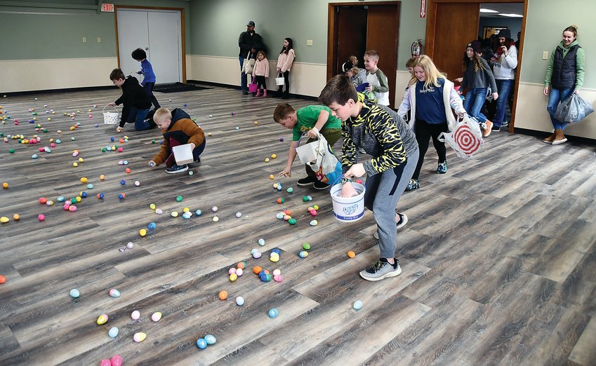 The 9-12 age group ran in when the doors opened and started picking up eggs. The younger groups were not as fast when they entered.
