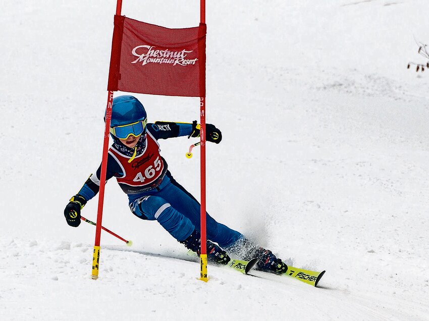 Mickelson Harrington age class 12 secured a 2nd place finish in the Giant Slalom race with a 2-run combined time of 51.250 seconds.