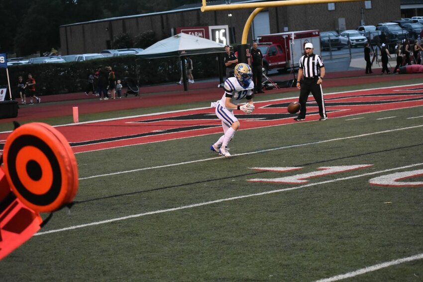 JEFF BRASEL/STAFF


Harrison junior Noah Morris fields a kickoff during action at Searcy. Morris and the Goblins will host Alma on Friday night at 7 p.m. in the opening 5A-West game of the year.