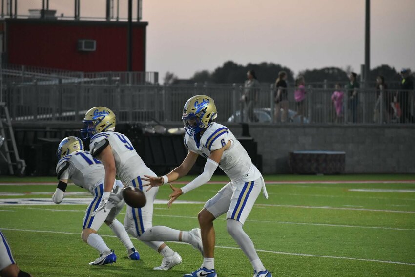 JEFF BRASEL/STAFF


Harrison quarterback Jackson Criner (right) takes the snap during action on Friday night in Farmington. The Goblins fell to the Cardinals, but look to bounce back as they face Clarksville on Friday during homecoming festivities.