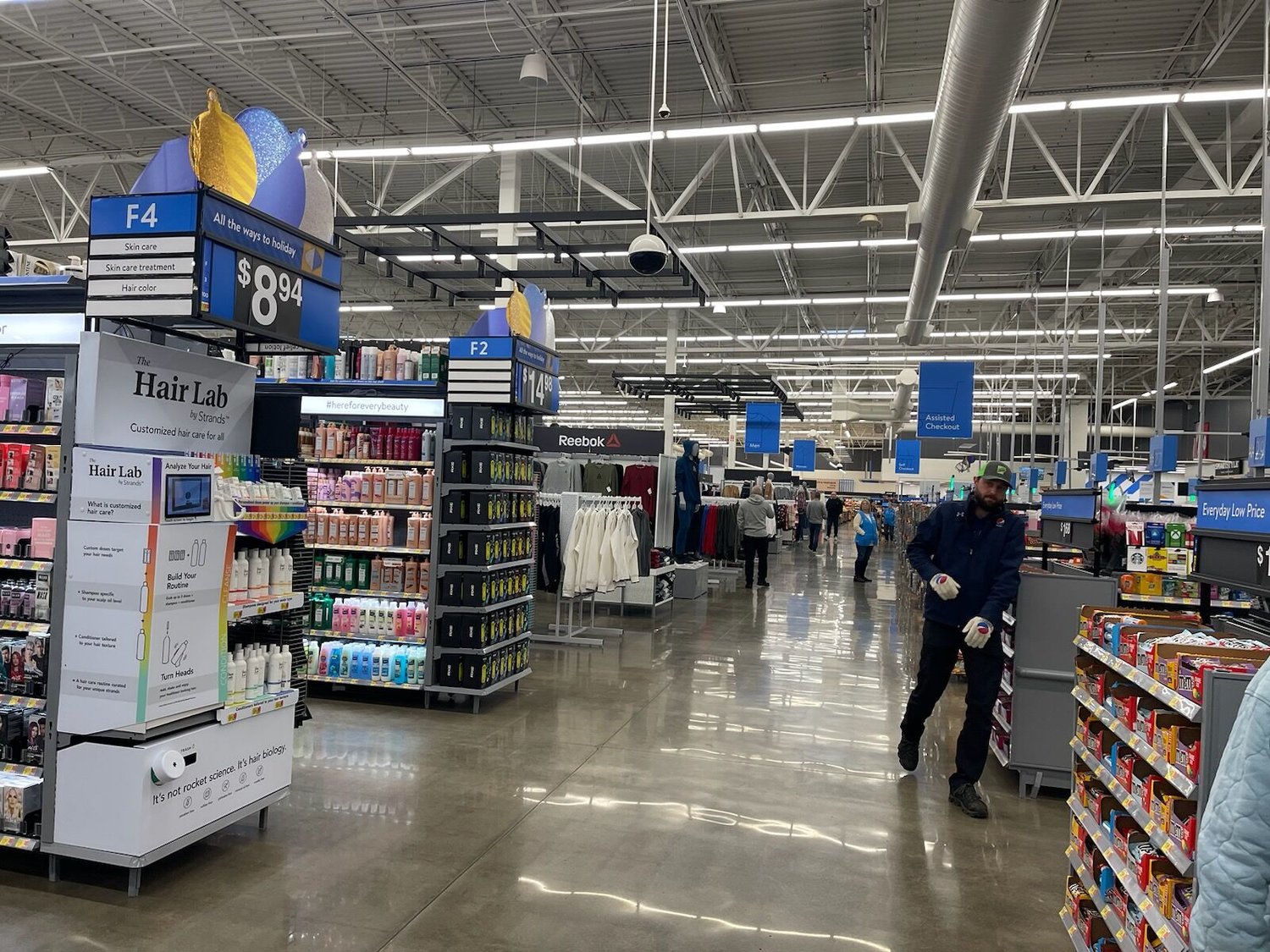 Walmart hosts grand re-opening - Harrison Daily