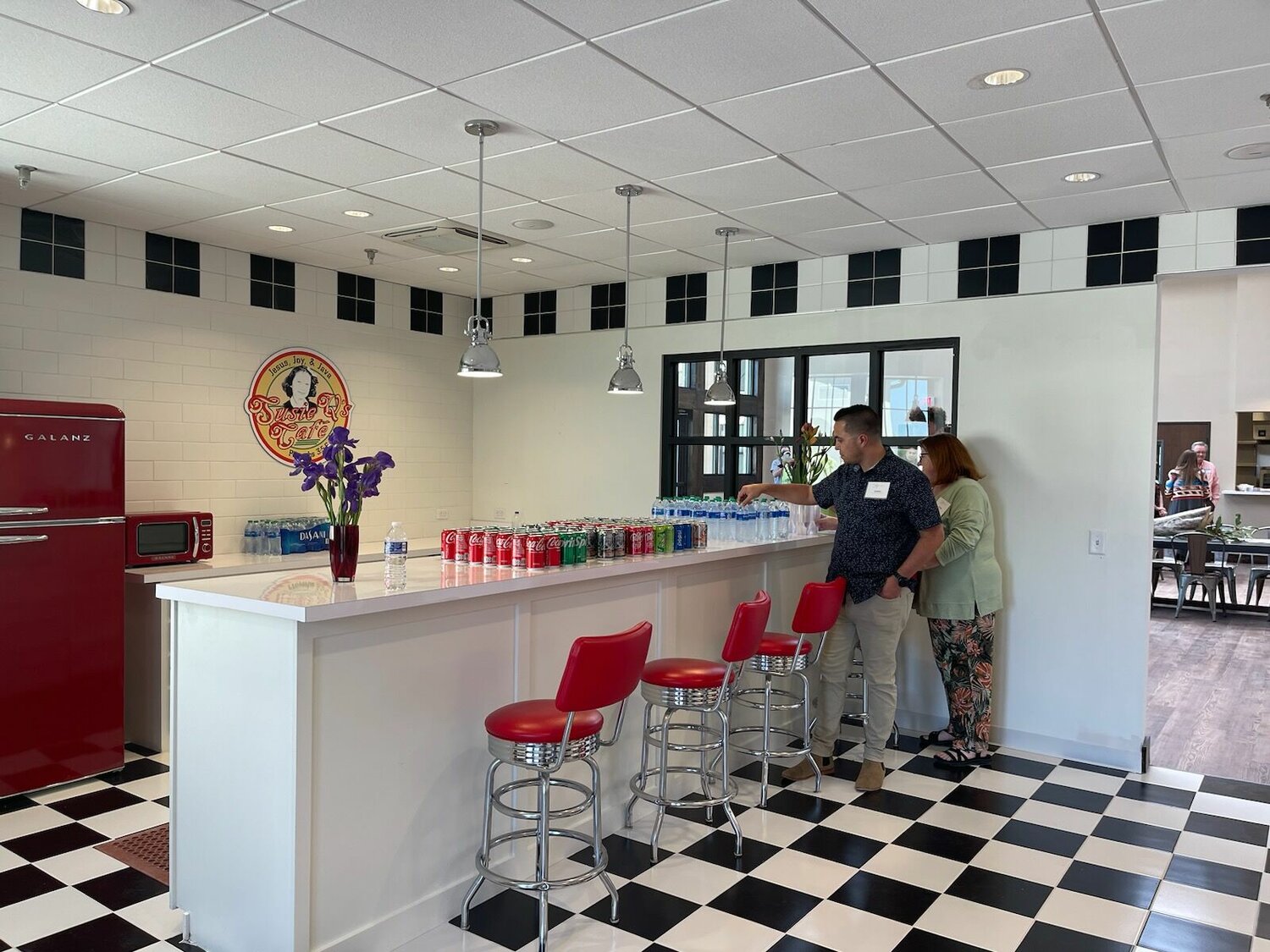 4.22 RHM OEW SusieQ


The Susie Q Cafe is named after the late Karen Hutchcraft who worked at Dairy Queen in Harrison as a teenager and loved making the “curl” on the ice cream cones. DONNA BRAYMER/STAFF  