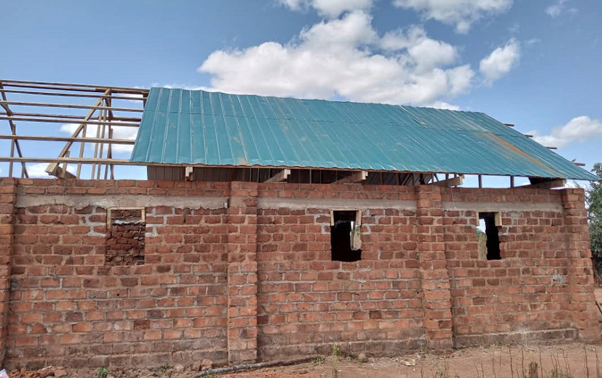Members of the Hillsboro United Methodist Church have helped raise funds to put a roof on a sister church in the Democratic Republic of Congo in Africa. The church&rsquo;s pastor, Louis Kasongo, visited the Hillsboro church on a trip to the United States in May.
