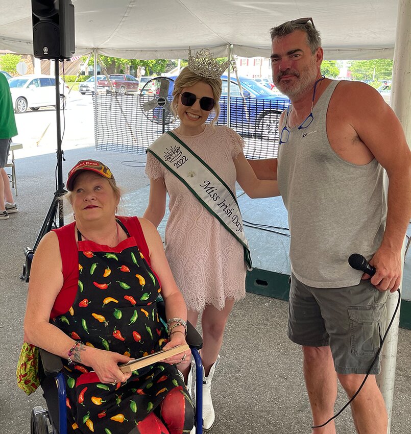 Kelly Wessing, pictured with 2022 Miss Irish Days MaKenna Lutz and event organizer Brad Whalen, was the first place winner at the 37th annual Irish Days Chili Cook-Off on Saturday, June 3.