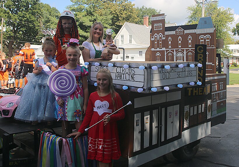 Bryer and Rowan Reitz and Natalee, Brooklyn, Paisley and Wrenlee Fenton won first place in the Floats division for their entry, &quot;Little Big Town.&quot;
