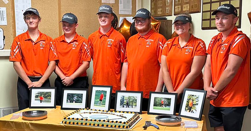 It was senior night for the Lincolnwood-Morrisonville-Pawnee golf team on Friday, Sept. 22, as the Lancers celebrated the six soon-to-be graduates of the program. From the left are Brady Schmedeke, Zach Waldeck, Lance Weitekamp, Patrick Lipe, Kaylee Gerlach and Griffin Boblitt.