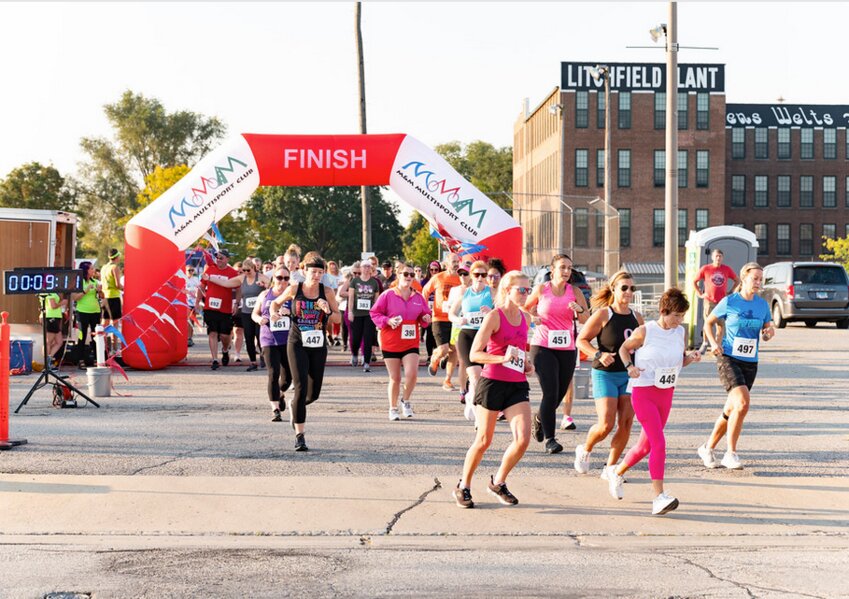 More than 100 runners and walkers joined the Litchfield Chamber of Commerce for this year&rsquo;s Colors of Cancer run on Saturday, Sept. 23, in downtown Litchfield.