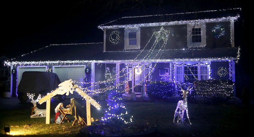 It&rsquo;s the season for spectacular Christmas lighting displays, and the home of Dan and Linda Bilyeu on Lands End Road at Glenn Shoals Lake in Hillsboro is one to be admired.  Bright white lights stream from a star across the yard to light the way to the Holy Family.