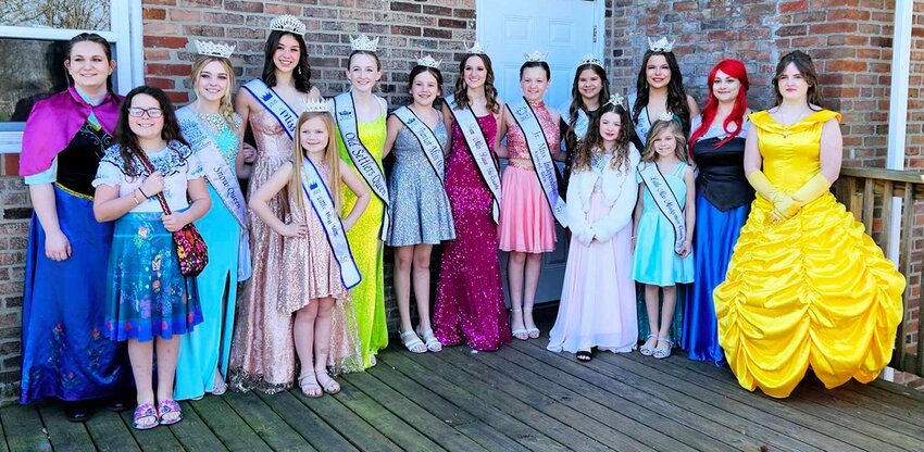 Shay Jones, Old Settler&rsquo;s Royalty, Imagine Hillsboro Snow Queen Royalty, Witt Royalty, Montgomery County Fair Queens, Raymond Independence Jr. Miss, Pana Tri-County Teen Miss were all in attendance.