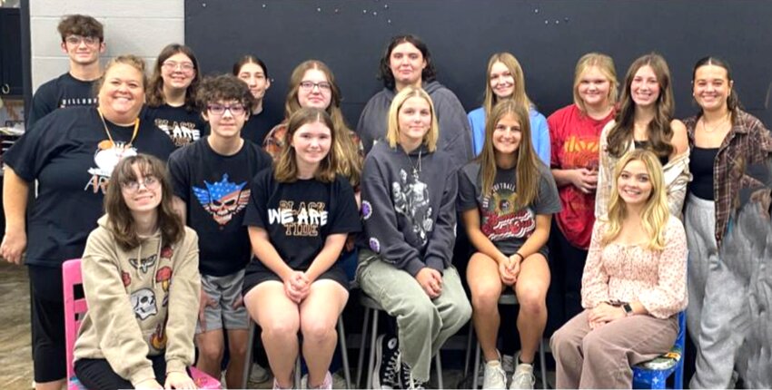 A new book celebrating the history of the Hillsboro High School was made with some help from some current high school students. Pictured above from the left are the illustrators. In the back is Logan Gill, Kendall Peterson, Presley Smtih, Carol Harrison, Connie Scroggins, Susy Anderson, Avery Batty, Raegan Worley and Luci VanGiesen. In the front  from the left are Art Teacher Andrea Kumlin, Bobbi Richardson, Dominic Palazzolo, Lexi Downey, Kaylee Hood, Briley Kirby and Clara Armbruster.