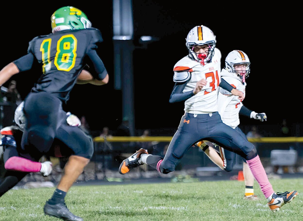 Toppers Blow Out Birds For Fifth Victory - The Journal-News