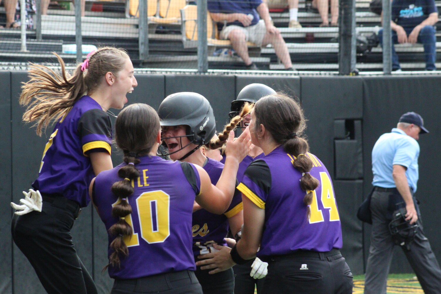 Happy Keota softballers swinging for the fences - The News