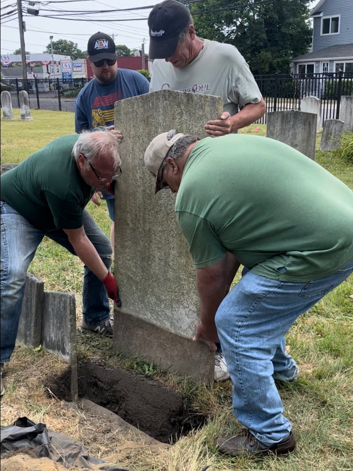 Help the Friends of the Lakeview Cemeteries clean up | The Islip Bulletin