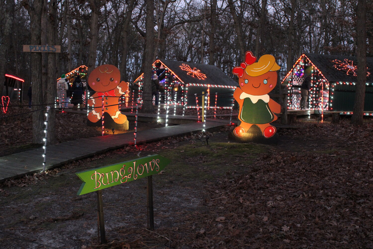 Lighting up the holidays at Camp Edey | The Islip Bulletin