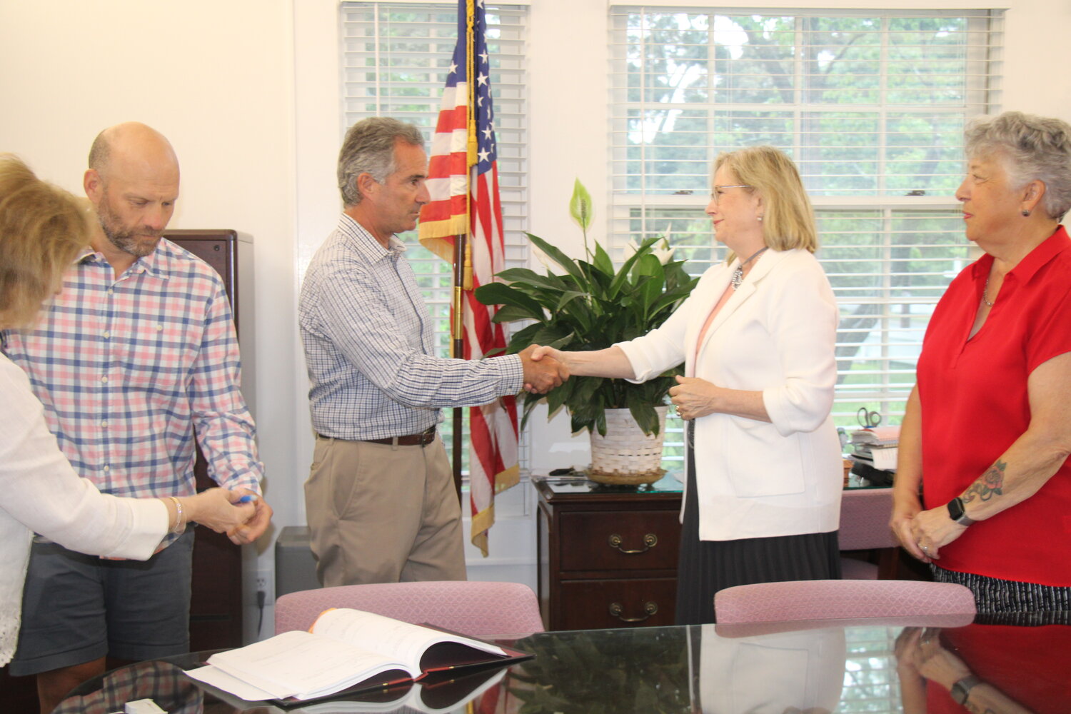 New trustees sworn in to four-year term