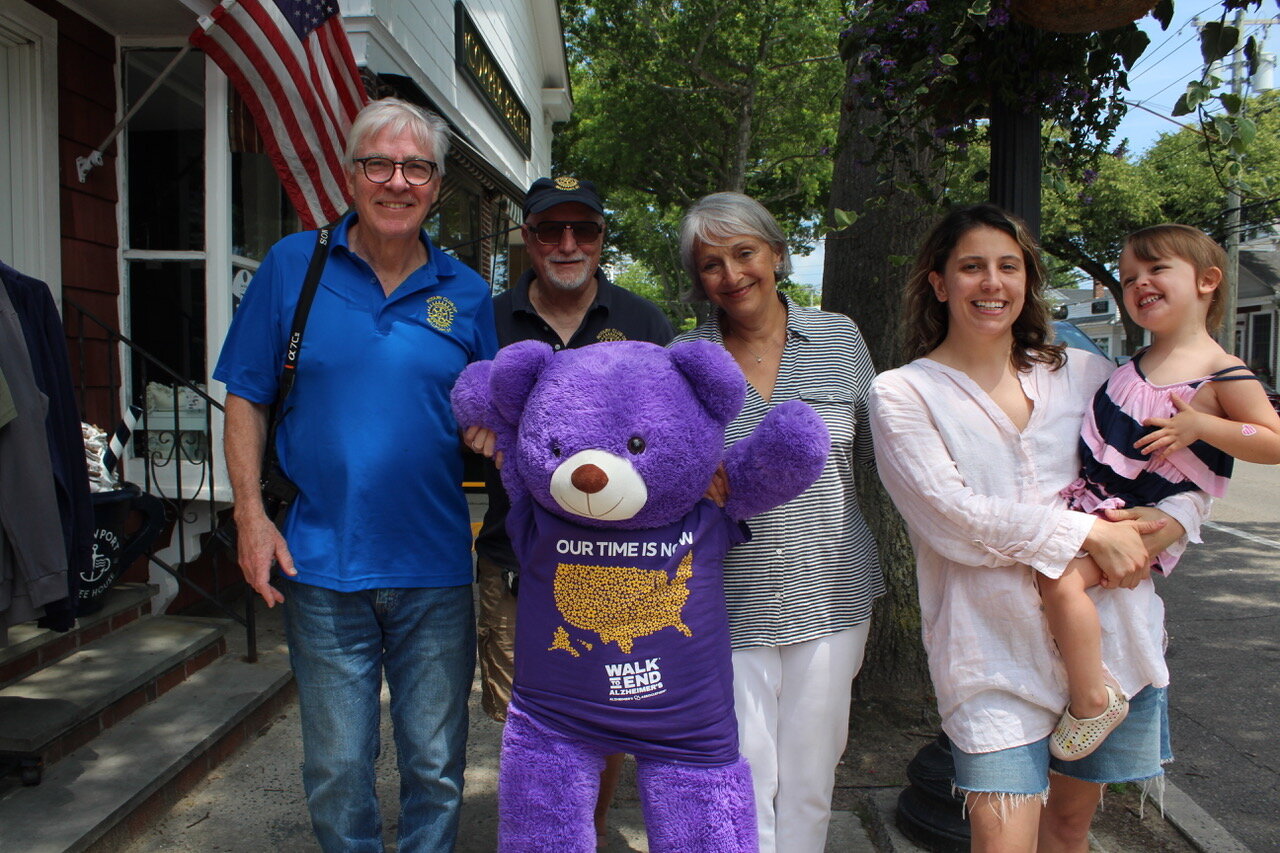 Bellport Rotarians sign up for an October Walk to End Alzheimer’s