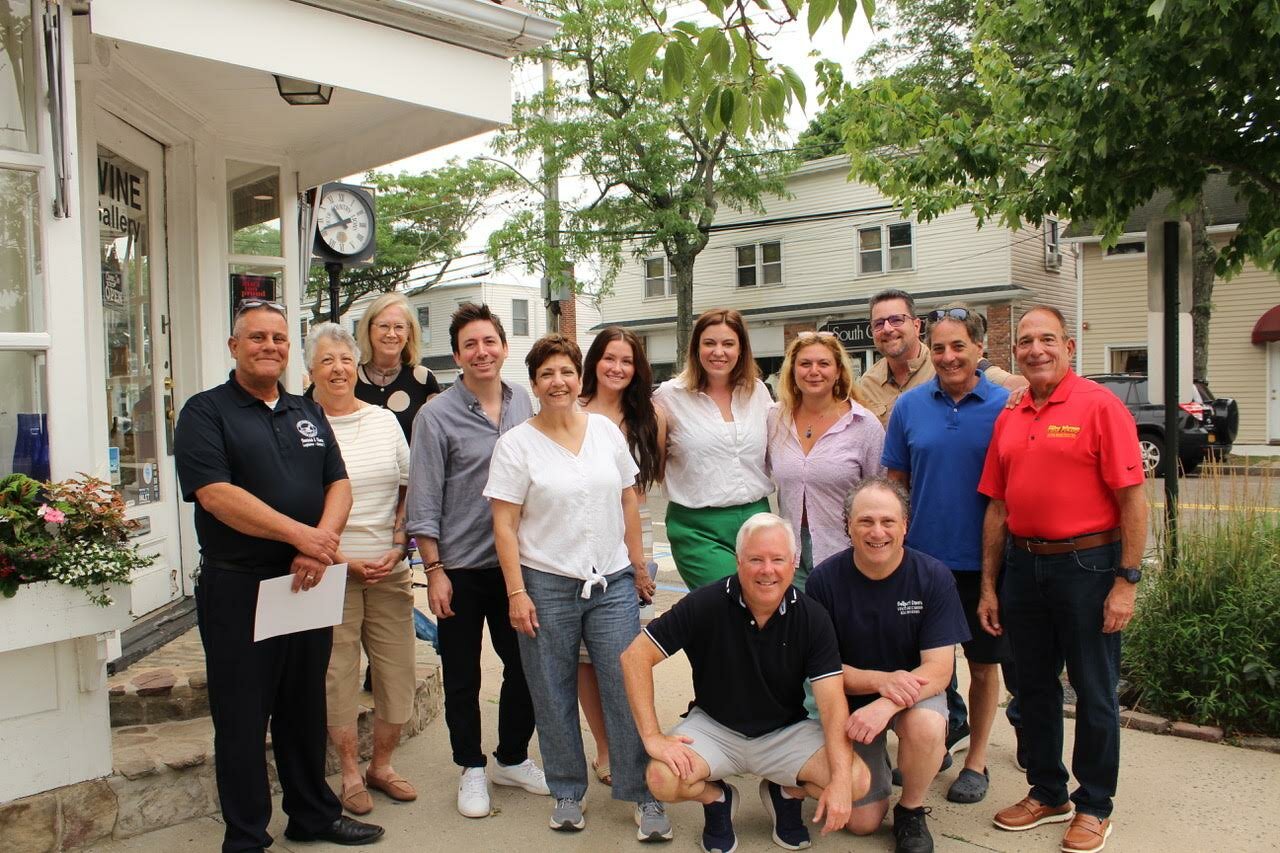 A hot dig Bellport Day and chamber anniversary