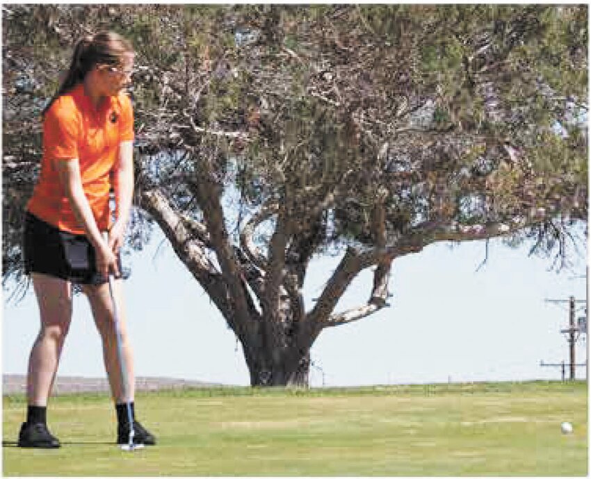 Arriba-Flager Sophomore Kass Kindley gets the perfect speed on a putt