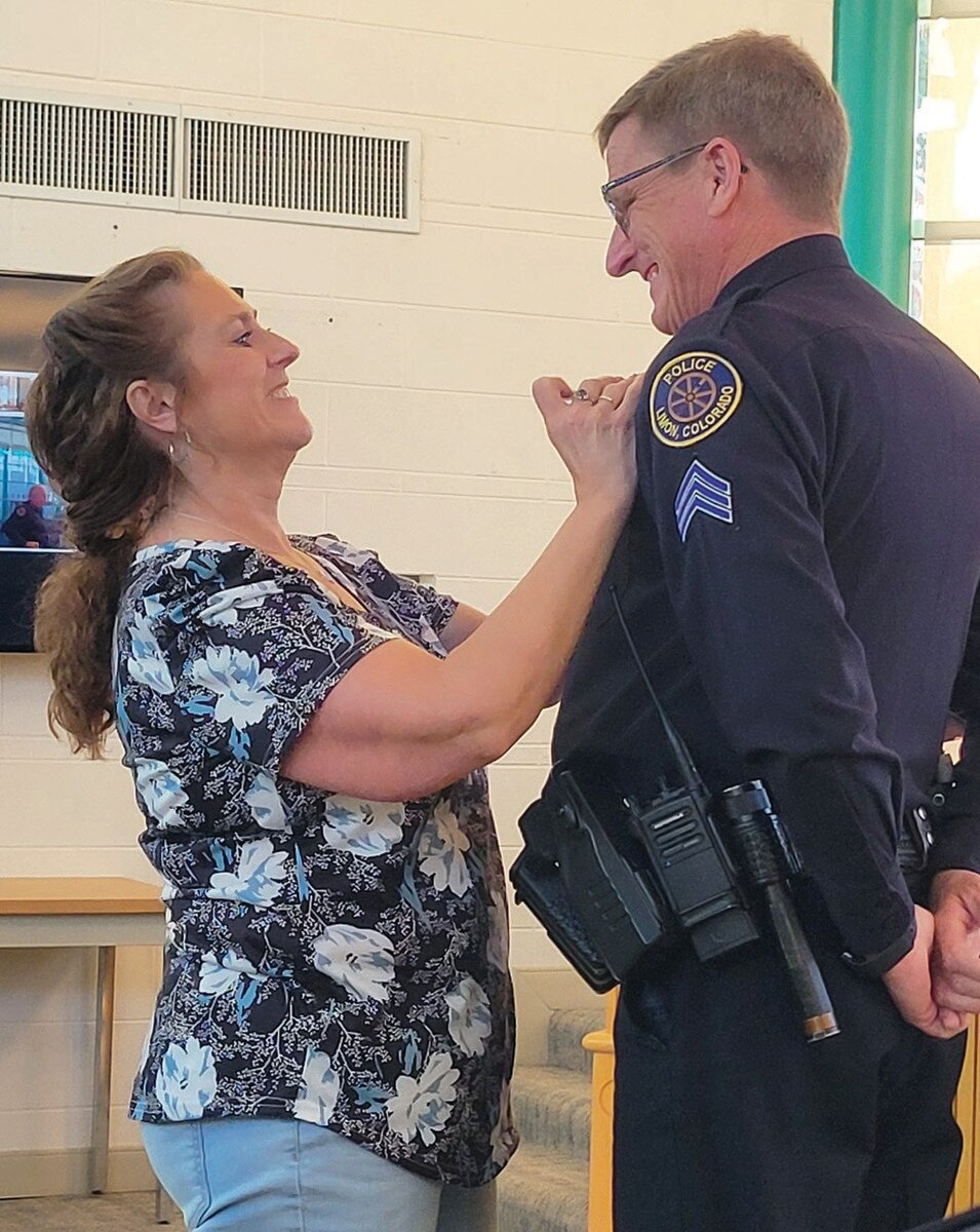 OFFICERS RECEIVE LIFESAVING AWARDS AND NEW BADGES - The Leader