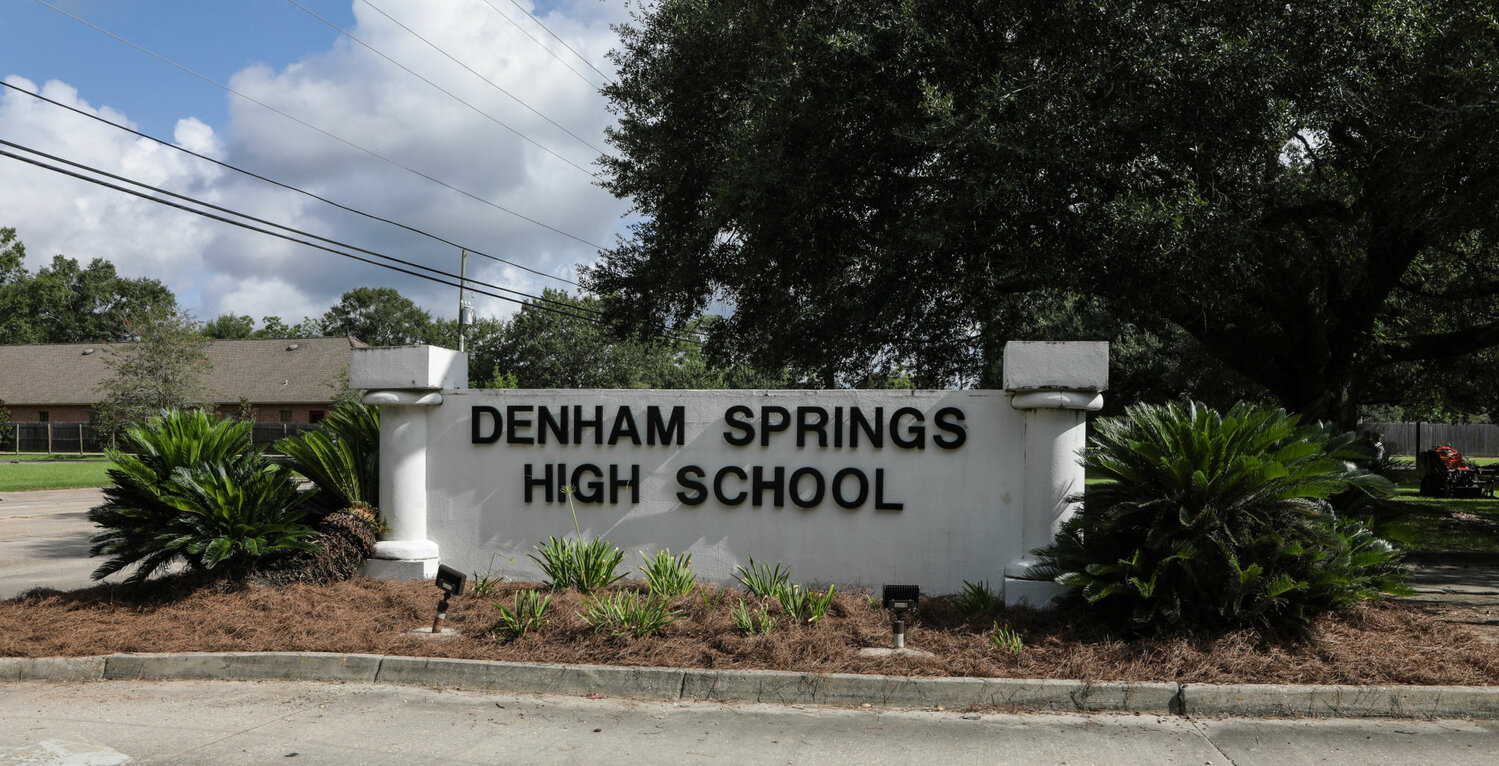 Bomb threat shuts down Denham Springs High School, Freshman High on