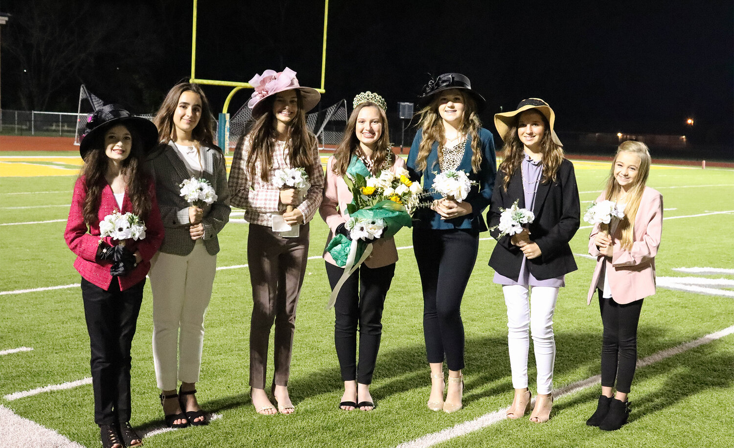 Walker Junior High presents 2020 homecoming court, crowns first queen ...