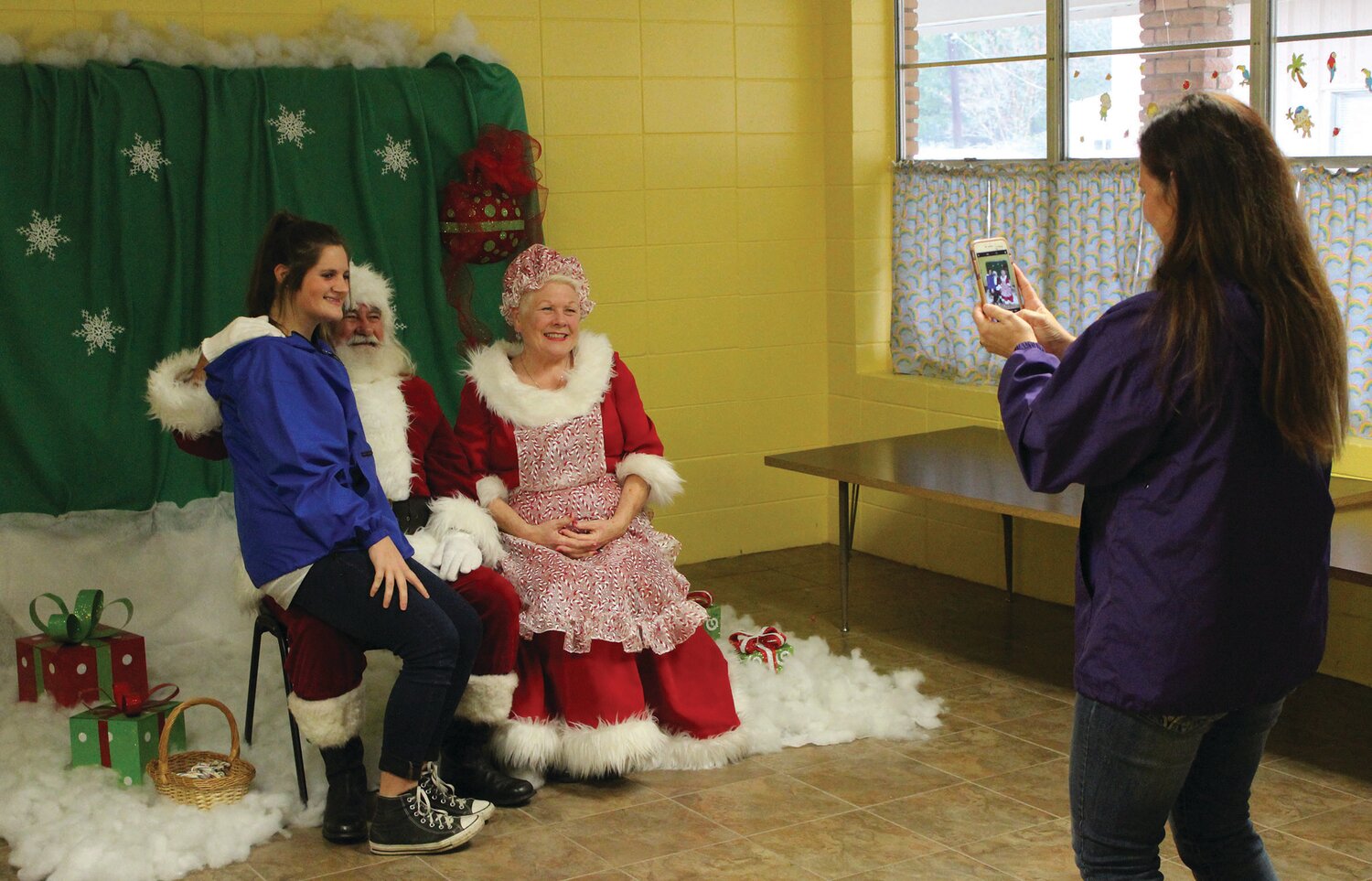 8th Taste of Christmas brings Winter Wonderland to French Settlement