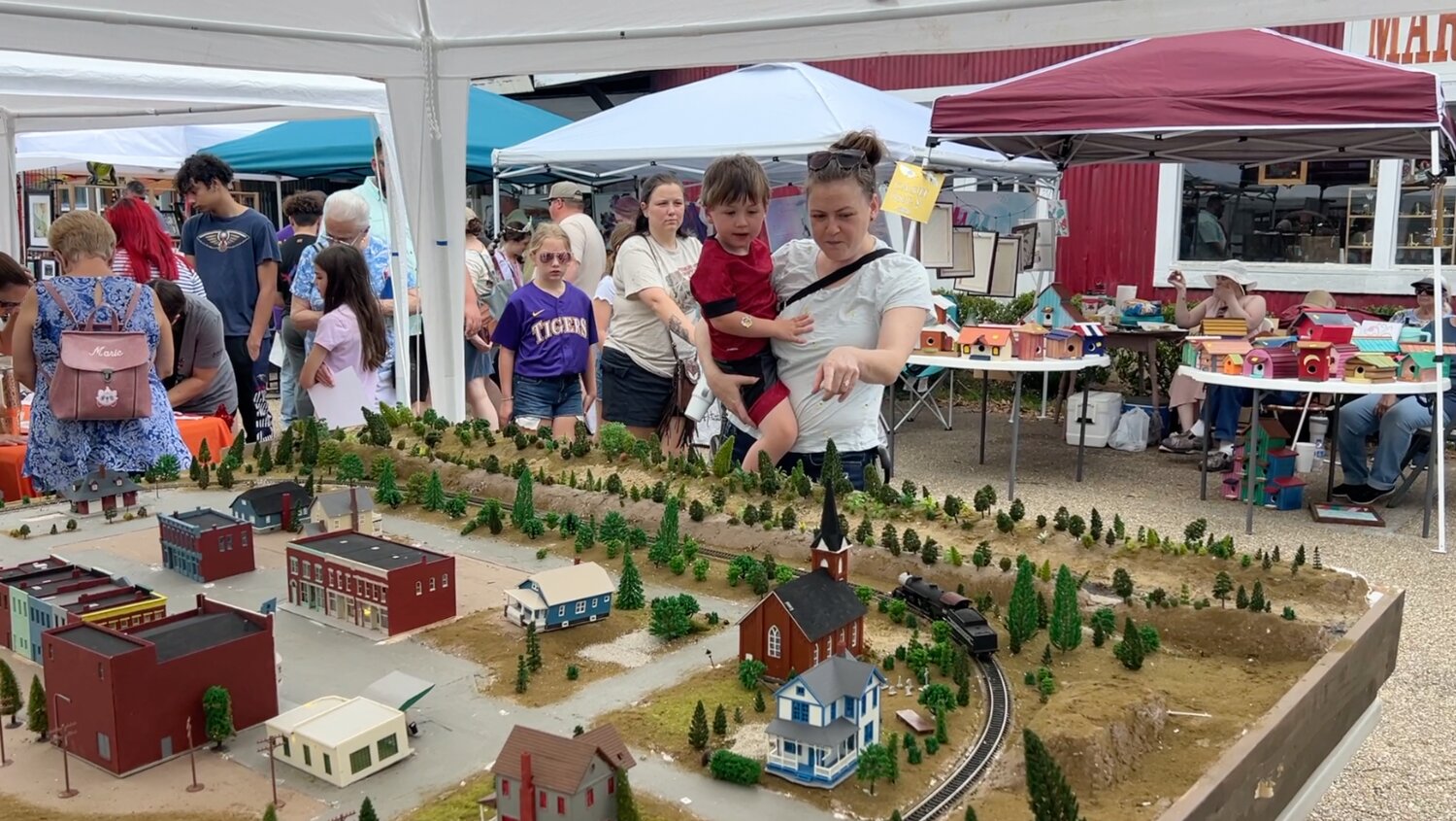 SPRING FEST 2024 Smalltown charm draws over 10,000 visitors