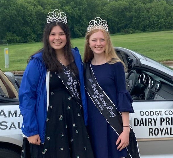 2022 Dodge County Co-Dairy Princesses Gabriela Espinoza and Amanda Sauder