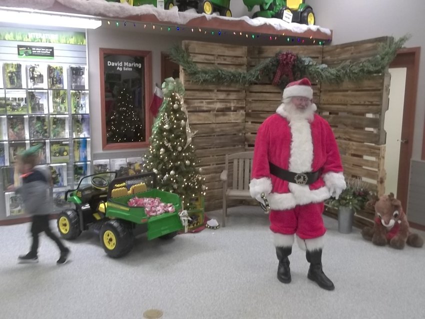 Santa at Midwest Machinery Co.