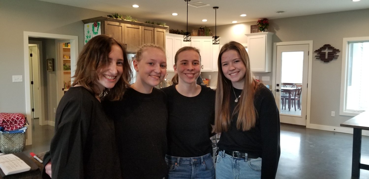 Holiday Home Tour: Karli Veiths, Liv Veiseth, Taylor Berg, Hallie O'Connor - greeters/tour guides