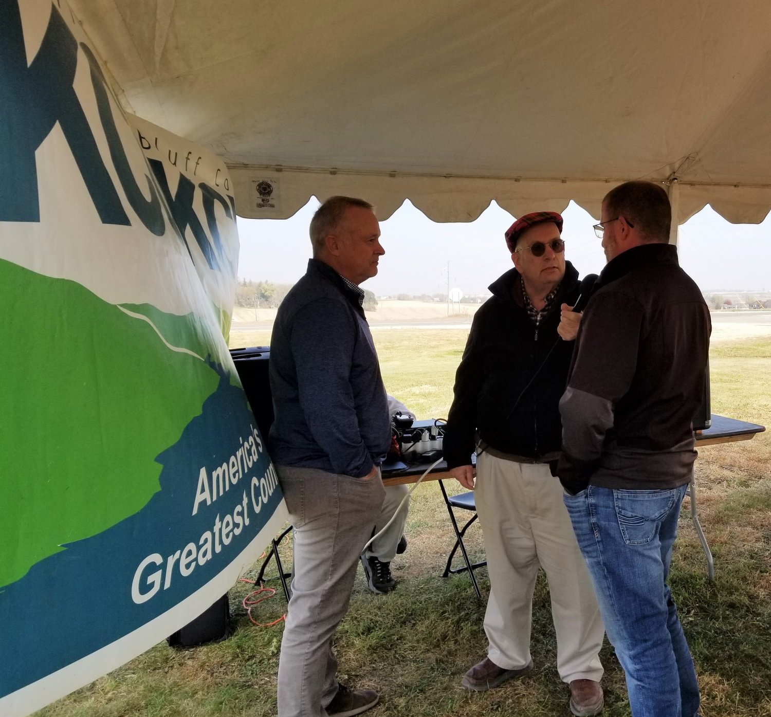 Jeff Stewart interviews First Farmers and Merchants bankers Paul Althoff and Paul Drackley as part of KCUE’s Harvest Lunch live broadcast.