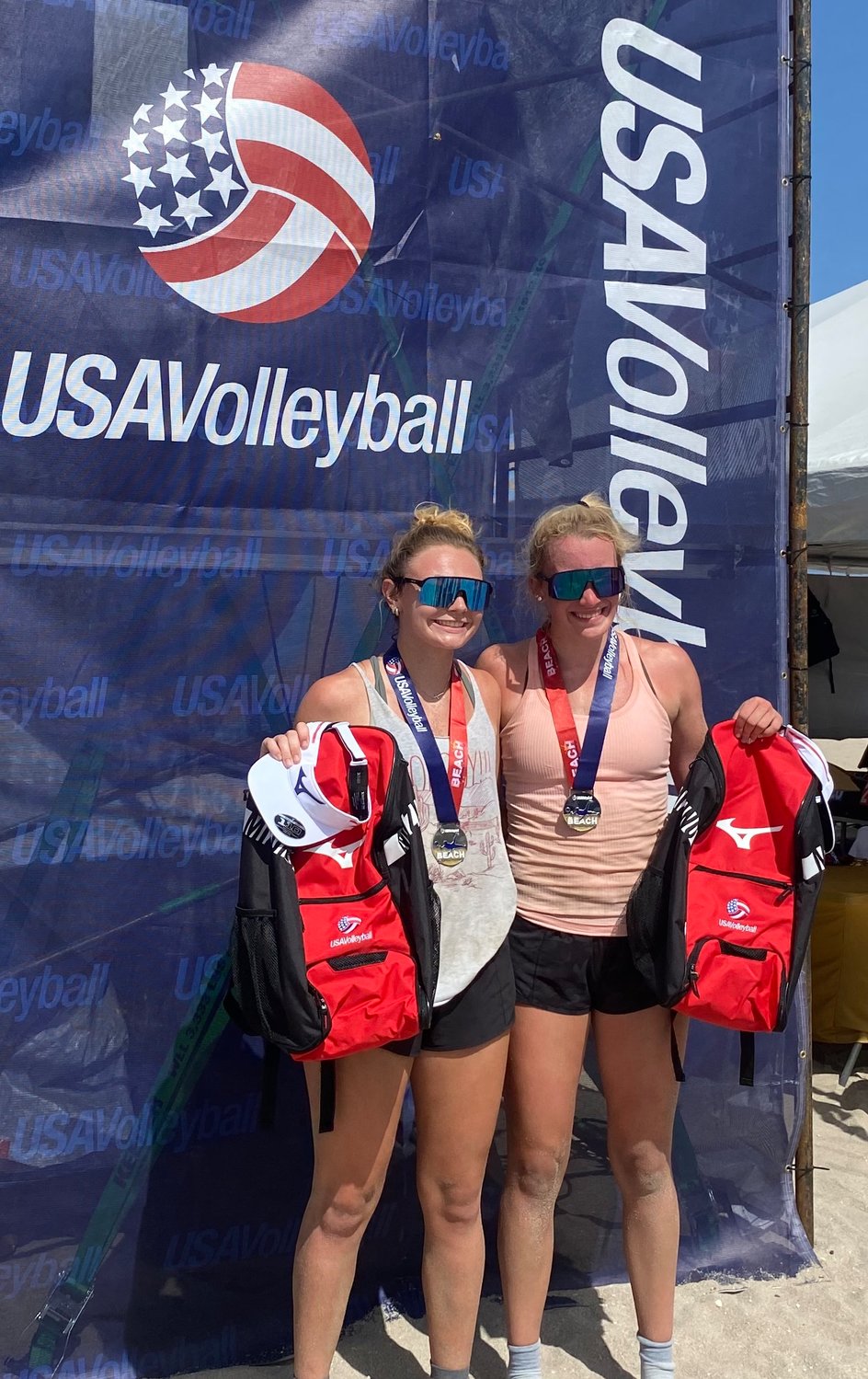 Mollie and her beach partner Mia Scanlon placed 2nd in the USAV Nationals 16 Division.