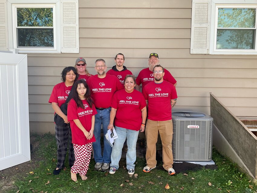 In the Front row we have Anabelle Hedrick, Homeowner Wendy Hedrick, and the friend who nominated Wendy, Jared David. In the Center row, from the left, we have Liliana Hedrick and Wendy's boyfriend, Steve Brown. In the Back row we have, from left,  Cindy Kreibich - Owner of TheKeytoComfort, and technicians Weber Mentzel and Monte Aspenson.