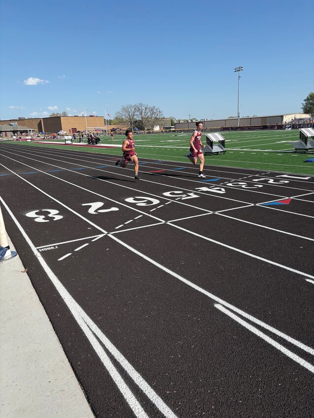 Sprint to the finish line. Damon Shepherd tries to overtake an opponent.