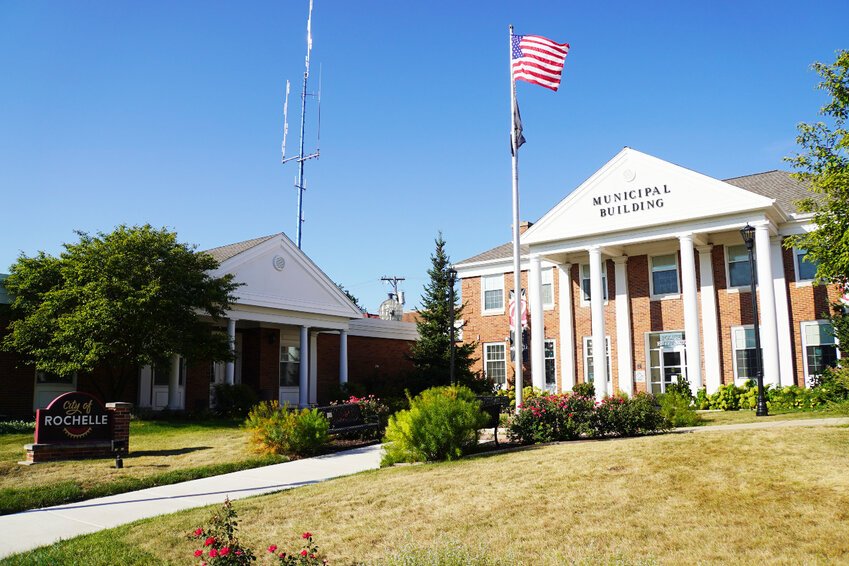 As an approved employer by the Illinois Department of Veterans Affairs, State Approving Agency, the City is now offering eligible veterans the opportunity to utilize their GI Bill® benefits during training and probationary employment for designated job titles.