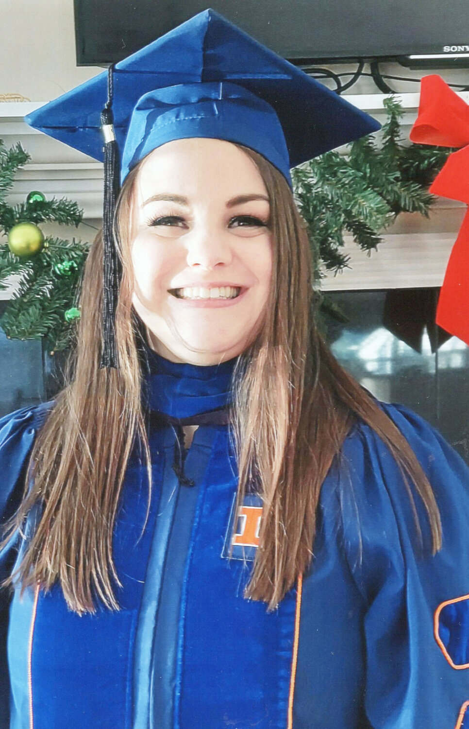 Rochelle Township High School alumna Megan (Sieg) Woodbury has graduated from the University of Illinois at Urbana-Champaign with a PhD in neuroscience.