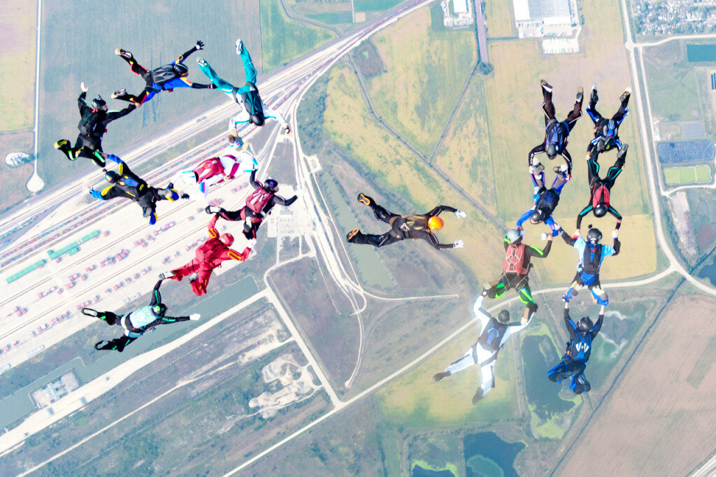Rochelle’s Chicagoland Skydiving Center, along with many other dropzones across America, participated in 'Flags in the Air - a Skydivers Tribute to 9/11’ on Saturday.