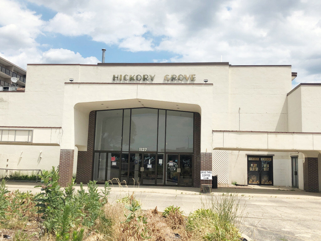 The Rochelle City Council unanimously approved an agreement with Rochelle Hospitality, LLC that will pave the way for the demolition of Hickory Grove Convention Center this fall or winter.