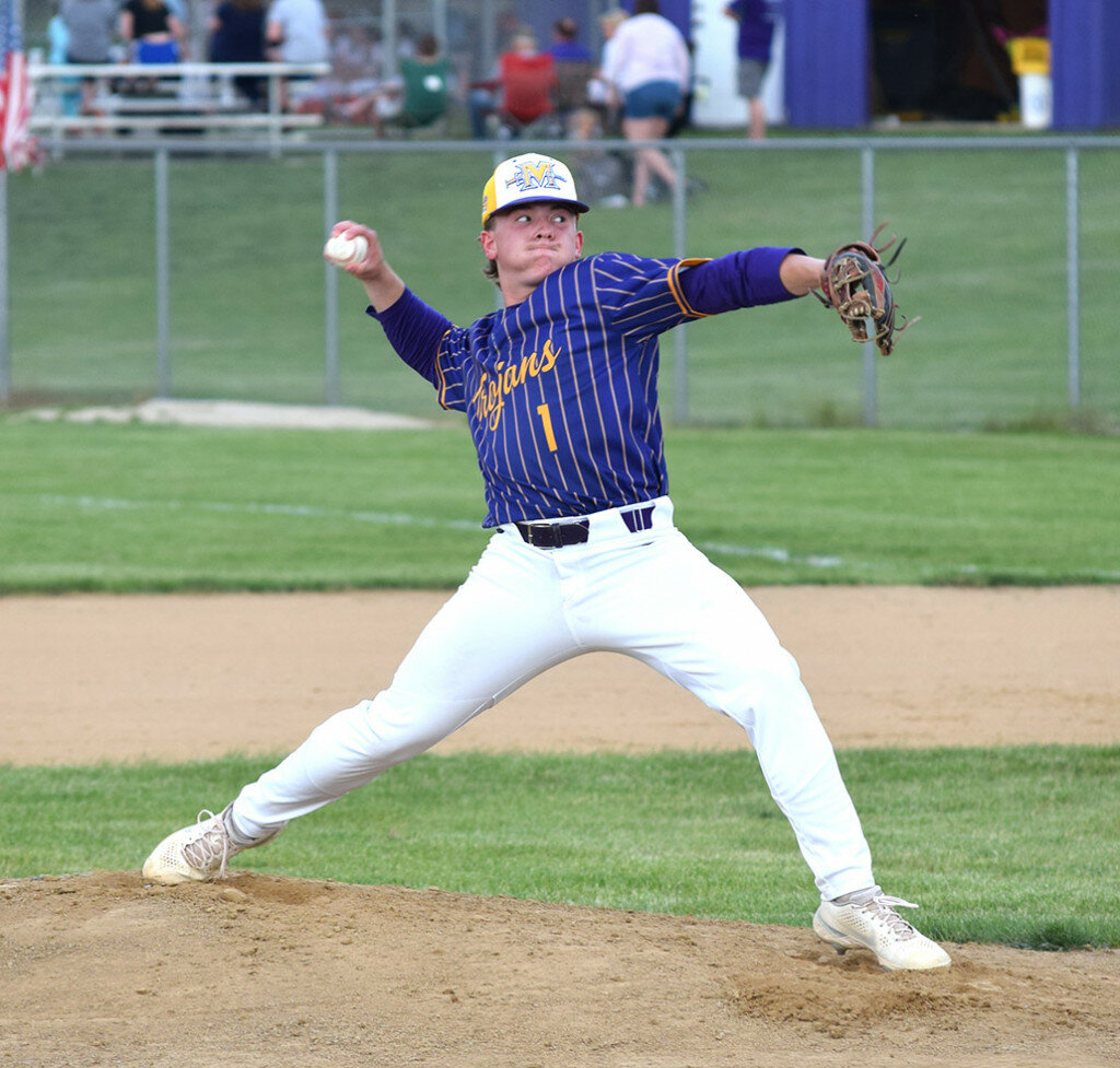 Mendota's Krew Bond delivers a pitch against Oregon in the regional tournament on June 2. (Reporter photo)