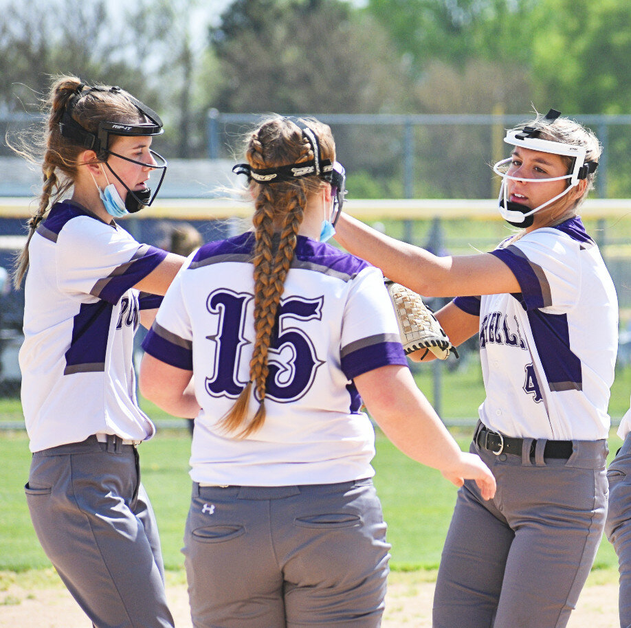 The Rochelle Lady Hub varsity softball team played a tough game against Geneseo in the IHSA 3A Regional Semifinals on Wednesday. (Photo by Russell Hodges)