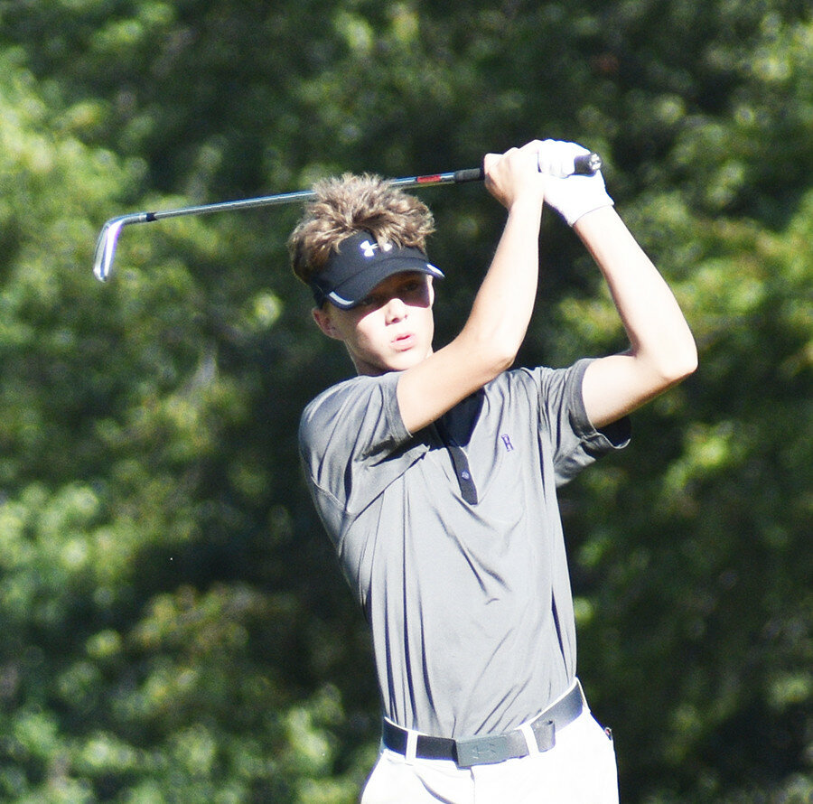 Sophomore Griffin Ohlinger has made great strides on the golf course after spending countless hours over the summer sharpening his chipping and putting skills. (Photo by Russell Hodges)