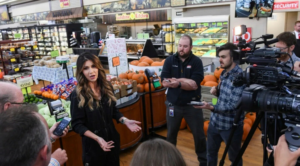 Gov. Kristi Noem holds a press event at a South Dakota grocery store during her 2022 gubernatorial campaign to express her support for elimination of the sales tax on groceries. (South Dakota News Watch photo)