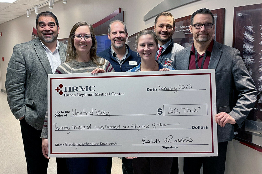 COURTESY PHOTO
Shown with a check for $20,752 representing hospital employee pledges and board match for this year’s United Way campaign drive are, from left, Erick Larson, HRMC president and CEO, Jen Bragg, UWHR executive director, and UWHR board members Ryan Maxted, Bank of the West, Lauren Marquardt, HRMC, Levi Kary, American Bank and Trust and Shawn Martin.