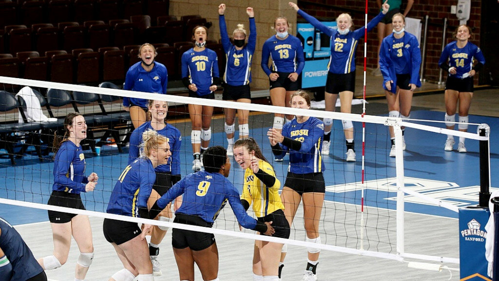 SDSU volleyball wins marathon match - Brookings Register